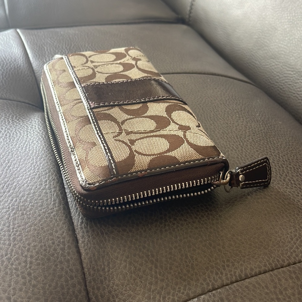 Coach Wallet - Picture 5 of 6